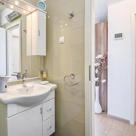 アパート Bela ***** プーラ