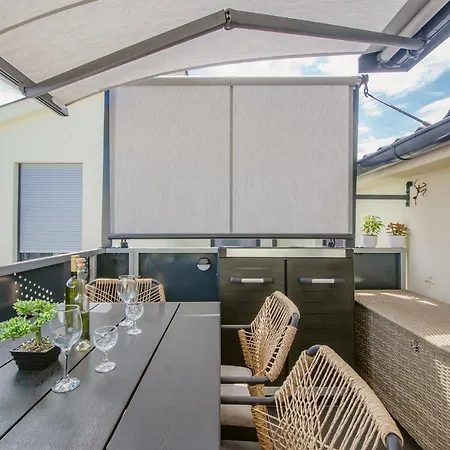 Bela ***** プーラ