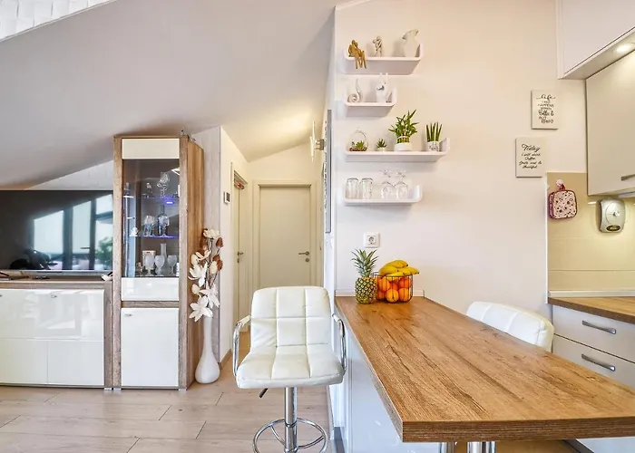 Διαμέρισμα Bela ***** *