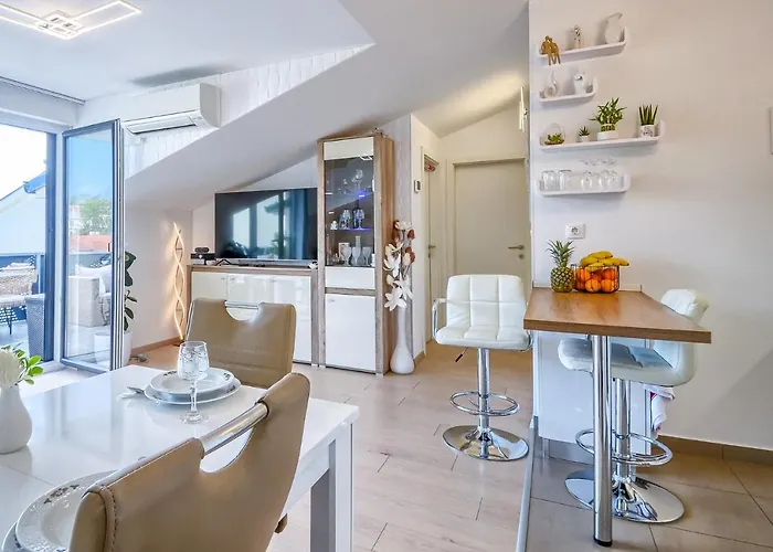 Bela ***** Πούλα